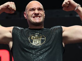 Fury Extends Unbeaten Record With 10th-round Stoppage Win Over Chisora